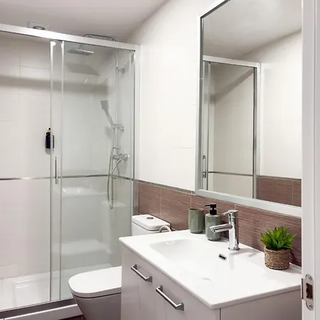 Apartment Chillahomes 202 *